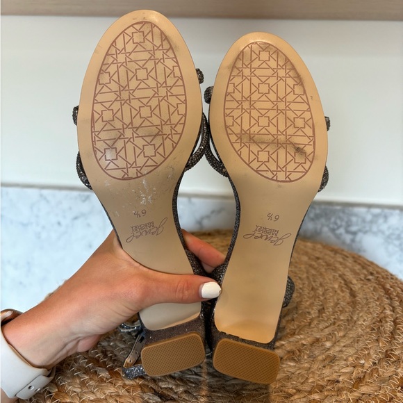 Jewel Badgley Mischka Arianna Shimmering Stiletto - Picture 5 of 5